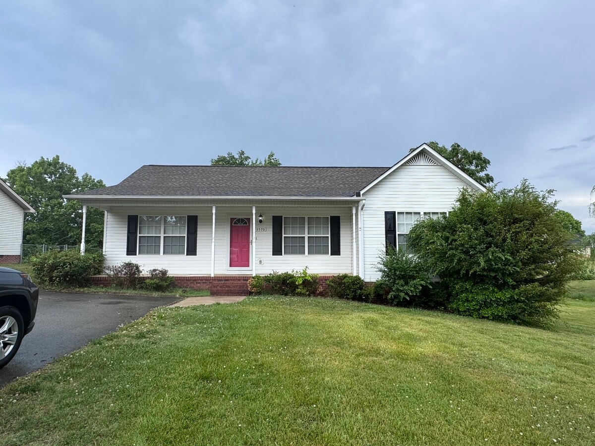 Photo - 3570 Castlebrooke Ln