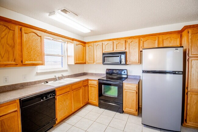 Photo - 3/2/2 Tucked Away in a Quiet Cul-de-Sac