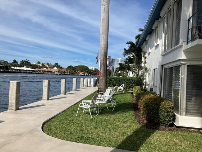 Building Photo - 561 Bayshore Dr Unit 5