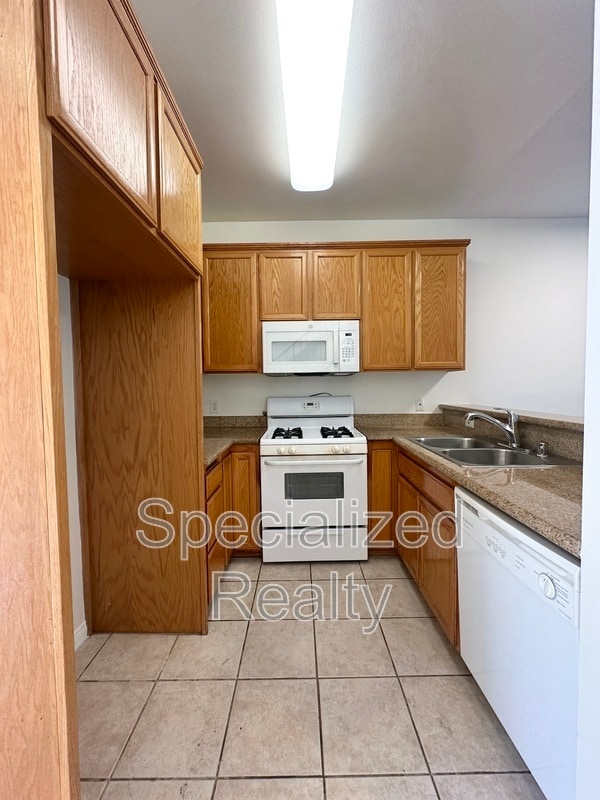 Photo - 5716 Whitsett Ave
