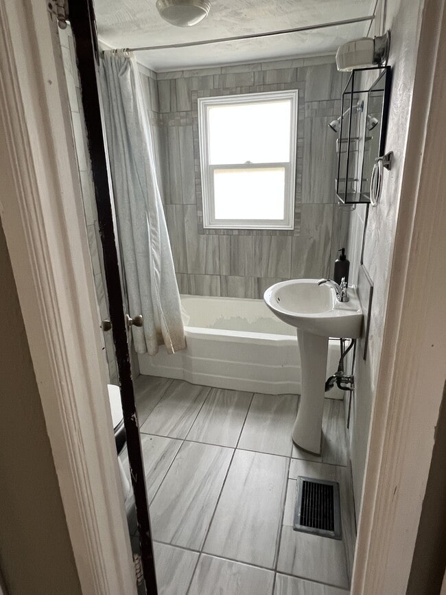 Photo - 347 Hill Ave