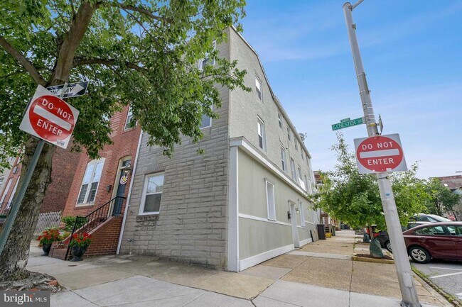 Building Photo - 249 S Chester St Unit 2 Rental