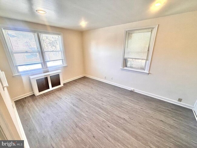 Building Photo - 1622 Murdoch Rd