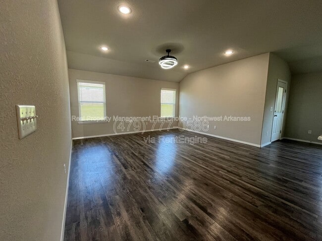 Photo - 6902 SW Whitmarsh Rd
