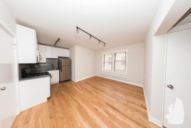 Building Photo - 0 bedroom in Chicago IL 60647 Unit B10 Rental