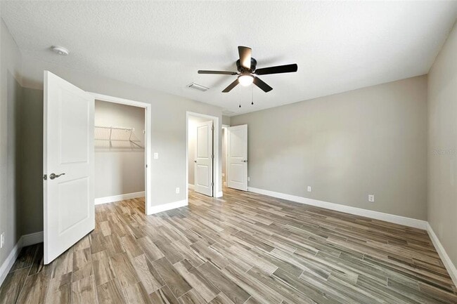 Photo - 446 Fahnstock St
