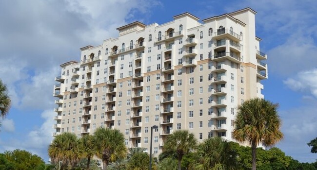 Building Photo - 616 Clearwater Park Rd Unit 502 Rental