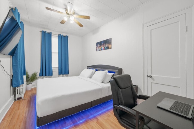 Photo - 21 Lord Ave Unit ID1290853P