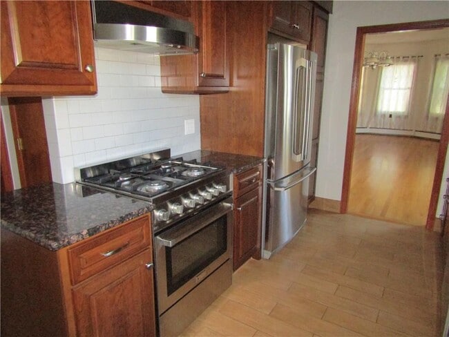 563-563 Hope St Unit 1