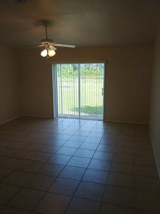 Photo - 3 bed 2 bath 1 car garage duplex available for Annual Rent!
