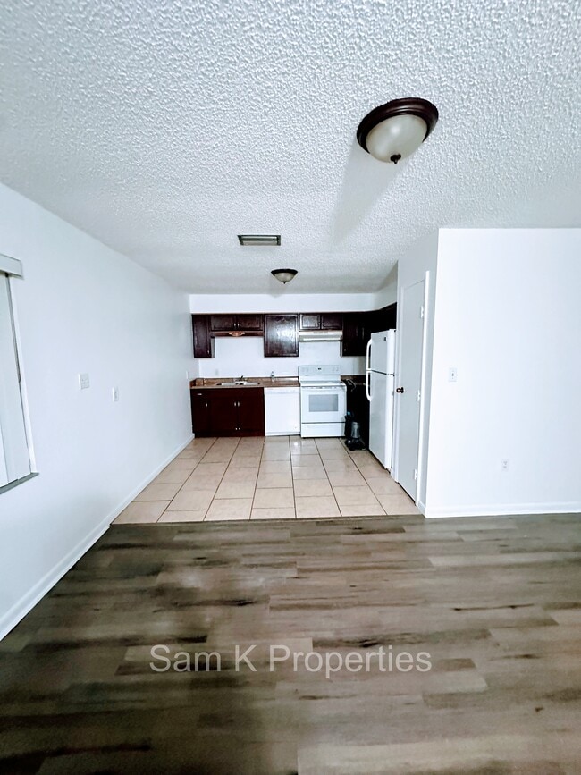 Photo - 331 W Alamo Dr