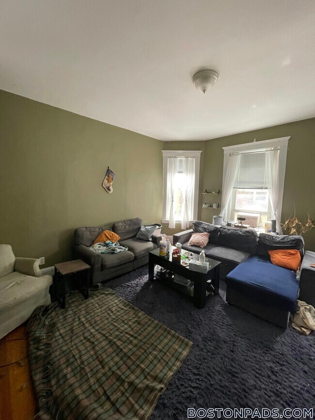 Building Photo - 4 Litchfield St Unit 2 Rental