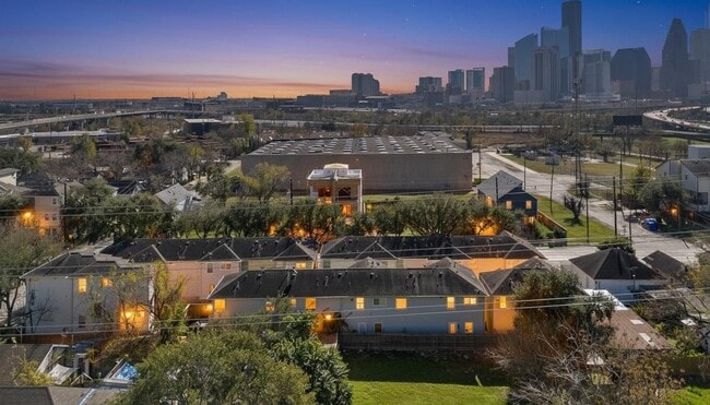 Photo - 313 Hogan St