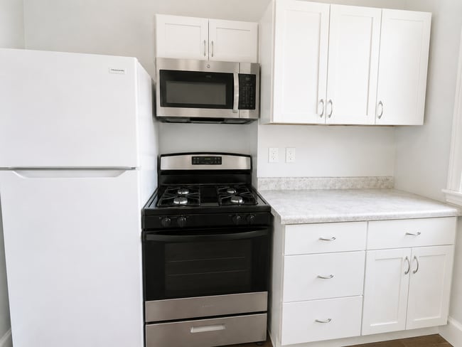Photo - 7917 Linwood Ave Unit 3