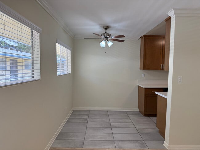 Photo - 3753 S Barrington Ave Unidad 16