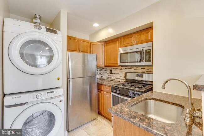 Photo - 662 N 33rd St Unidad 3