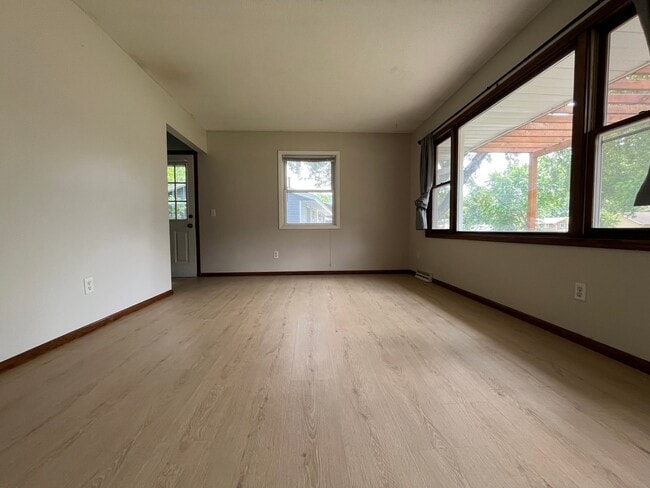 Photo - 807 Elm Creek Cir