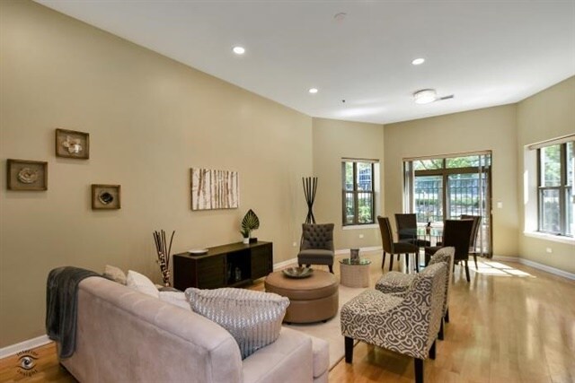 Photo - 1250 S Indiana Ave #102