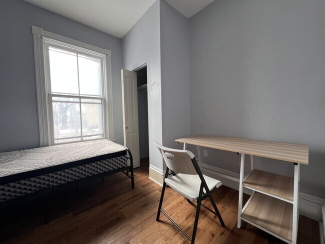 Photo - 168 Weymouth St Unit 1-1