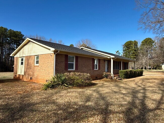 Photo - Lovely 3-Bedroom, 2-Bathroom Ranch
