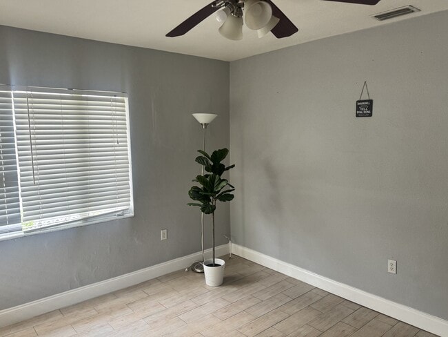 Photo - 1022 W Alfred St
