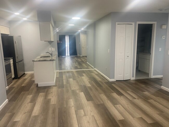 Photo - 16546 Clarkson Dr Unit Fraser Condo