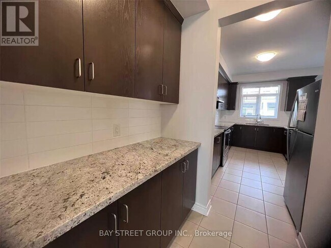 Photo - 3325 Carding Mill Trail