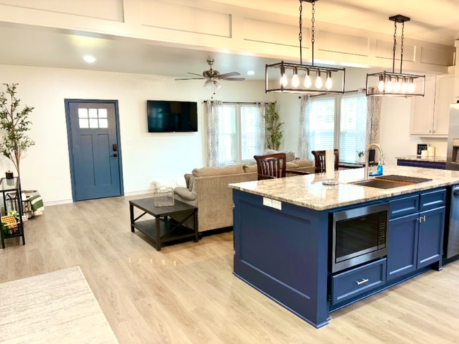 Photo - 324 S Saunders Ave