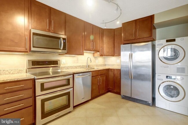 Photo - 5904 Mt Eagle Dr Unit 1609