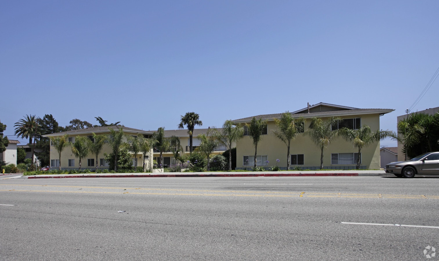 Primary Photo - 1021 Cliff Dr Apartments
