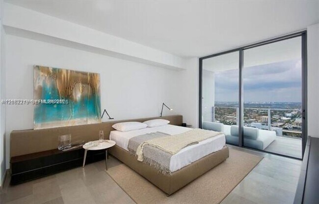 Photo - 88 SW 7th St