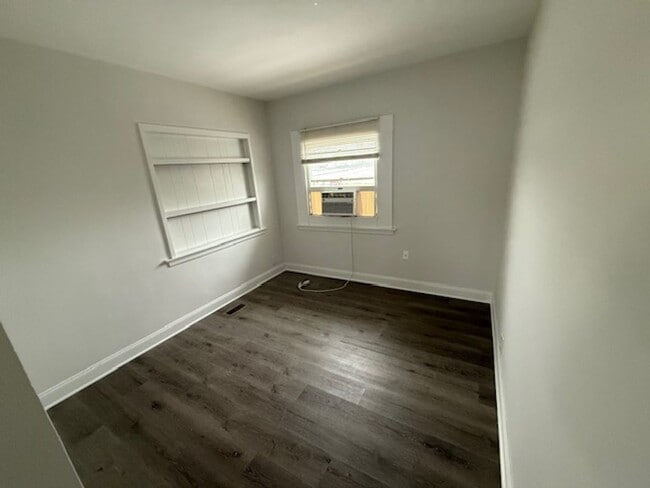 Photo - 3943 Front St