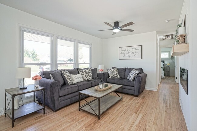 311 Oakwood Dr