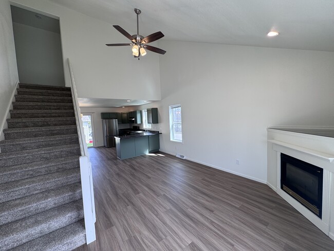 Photo - 629 E Pine St