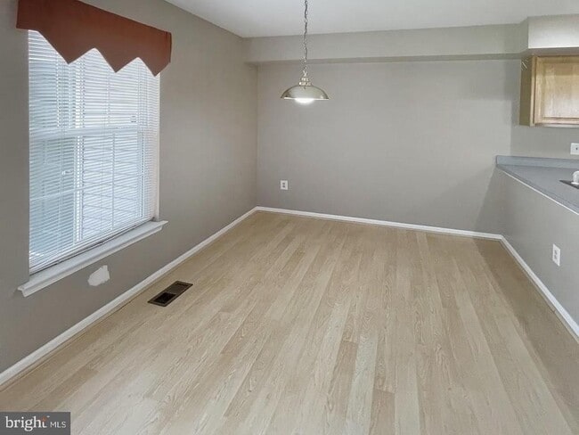 Building Photo - 310 Deer Run Ct Rental