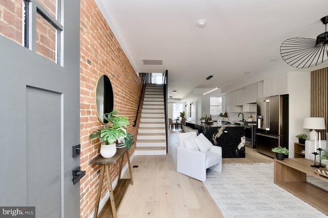 Photo - 1623 Marion St NW