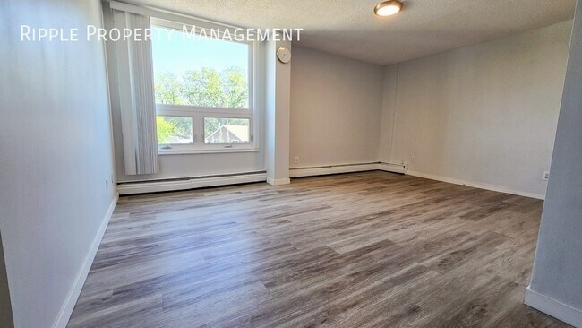 Photo - Modern 1 Beds, 1 Baths Apartment/Condo | No Pets Allowed Unit 305