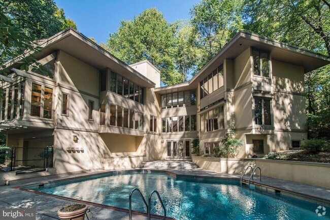 Building Photo - 1325 Darnall Dr Rental
