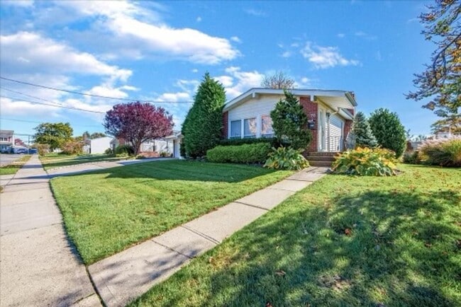 Photo - Immaculate 3 bedroom 3 Bathroom