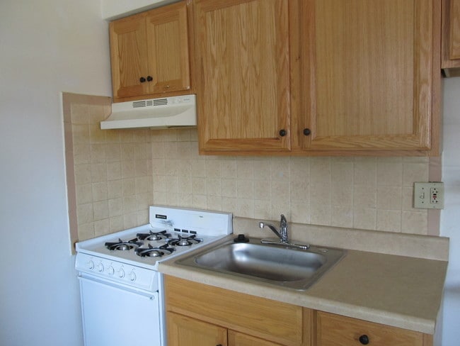 Photo - Pine Solly Apartments