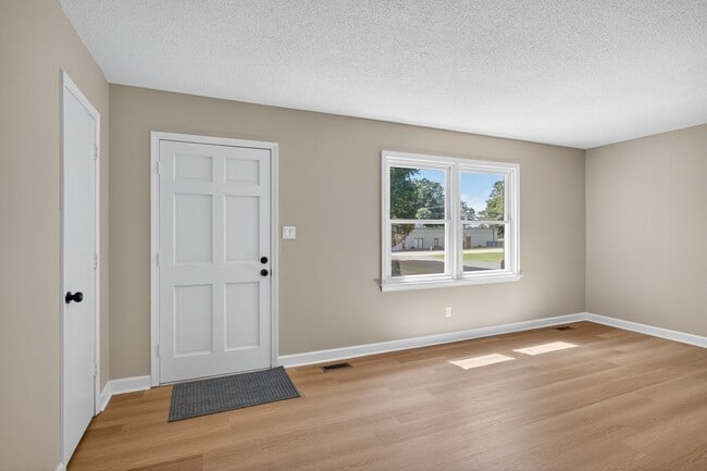 Photo - 3 bedroom, 2 bathroom House in Eden!