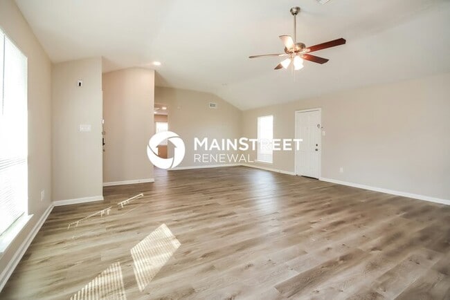 Photo - 3 Bedroom Pet-Friendly Home in Missouri City, TX with Main Street Renewal