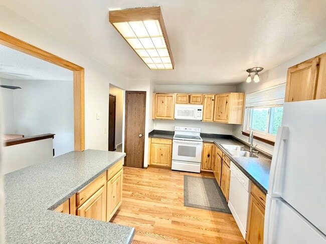 Photo - Move in ready home on Flintridge!