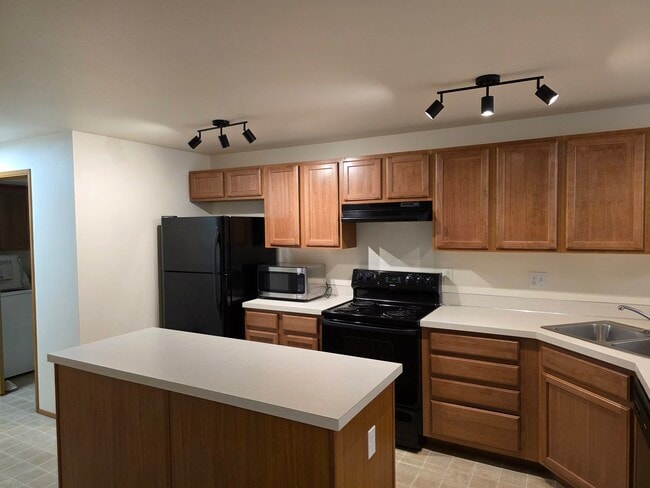 Photo - 2732 Hidden Springs Loop SE