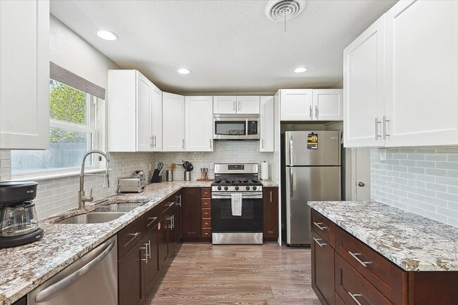 Photo - 530 E Tyler St