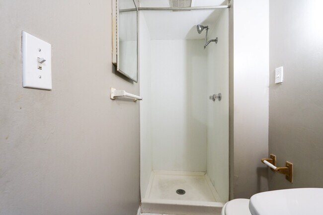 Photo - 4615 University Oaks Blvd