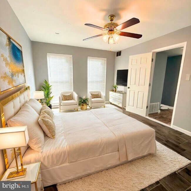 Photo - 5200 Newton St Unidad 204