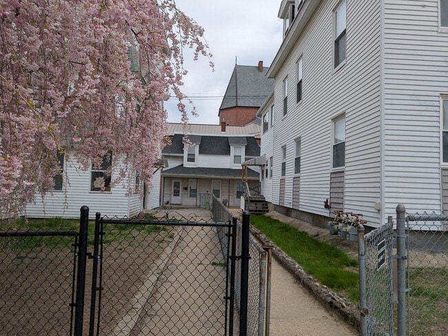 Photo - 260 Cedar St