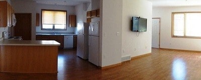 Photo - Lots of Room-s