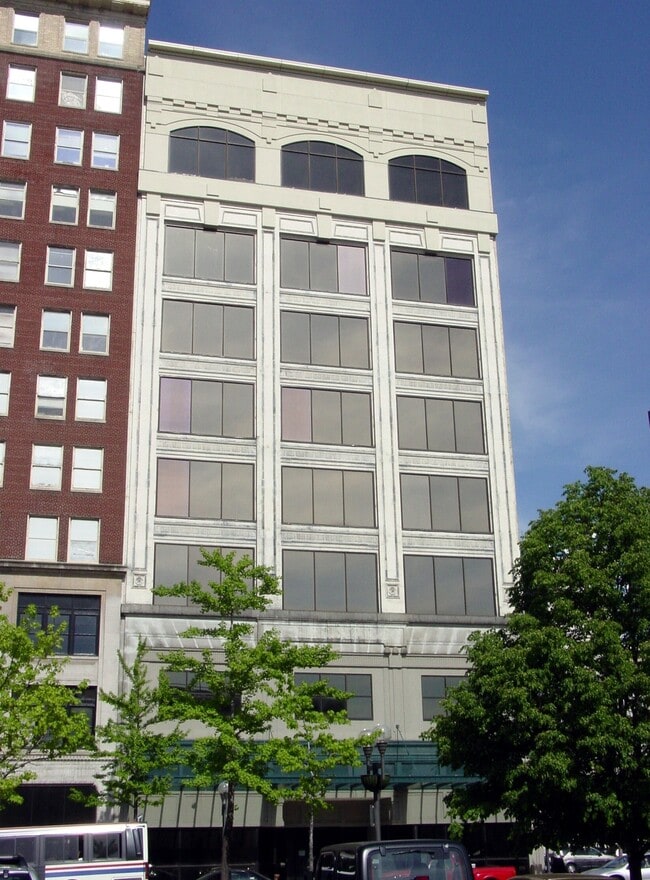 West facade from North High Street - Atrium Lofts